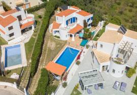 Algarve Villa with Pool in the Center of Albufeira