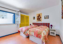 Algarve Villa with Pool in the Center of Albufeira