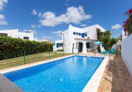 Algarve Villa with Pool in the Center of Albufeira