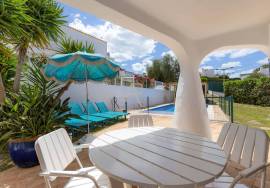 Algarve Villa with Pool in the Center of Albufeira