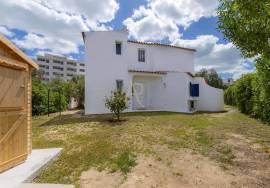 Algarve Villa with Pool in the Center of Albufeira