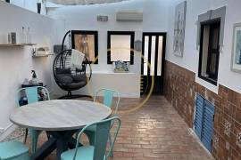 3 bedroom villa with swimming pool, panoramic views of the city, mountains and sea in Loulé