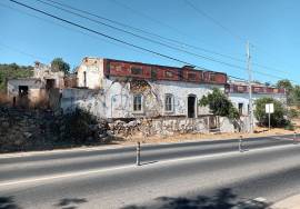 Beautiful typical Algarvian villa located in São Sebastião - Loulé to recover, with the possibility of expanding.