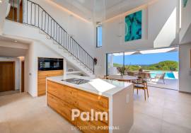 Stunning 4-Bedroom Villa with Heated Pool & Breathtaking Sea Views | Carvoeiro