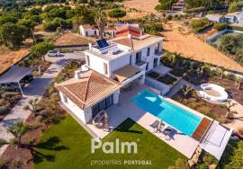 Stunning 4-Bedroom Villa with Heated Pool & Breathtaking Sea Views | Carvoeiro