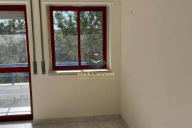 1 Bedroom apartment walking distance to berach