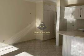 1 Bedroom apartment walking distance to berach