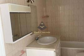 1 Bedroom apartment walking distance to berach