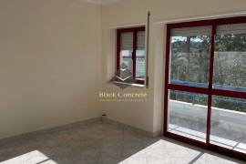 1 Bedroom apartment walking distance to berach