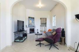 Olhão – 2-bedroom homestead in Moncarapacho with renovation potential Olhão – 2-bedroom homestead in Moncarapacho with renovation potential