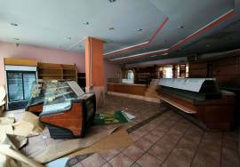 For Sale and Rent: Commercial Space on Sierras Alavesas For Sale and Rent: Commercial Space on Sierras Alavesas