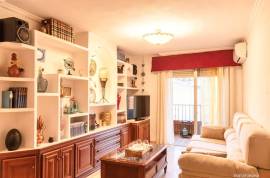 Sale of apartment Elche.In front of Health Center and Andalusia Park.