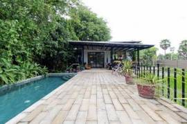 Modern Designer 3 -Bedroom Villa with Pool & Garden