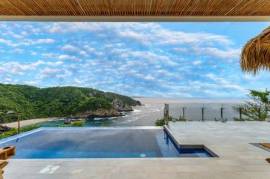 Oceanfront 2 Bedroom Casa