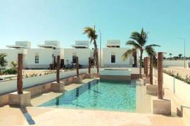 3 Bedroom Beach Home with Rooftop Pool