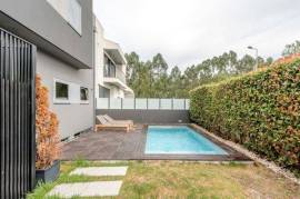 4 Bedrooms House in Maia