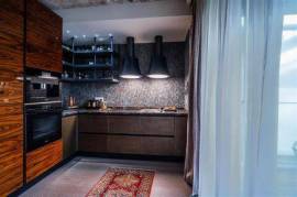 Prime Location 5 Rooms Apartment with garden for sale in Bucharest Primaverii Area