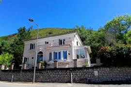 Charming Character House In Art Deco Style With 4 Bedrooms, Veranda, Terrace And Garage On A 511 M2 Plot With Magnificent Views