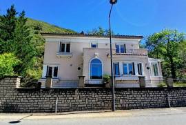 Charming Character House In Art Deco Style With 4 Bedrooms, Veranda, Terrace And Garage On A 511 M2 Plot With Magnificent Views