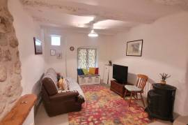 Charming Stone House With 68 M2 Of Living Space In The Heart Of The Village On A Quiet Street With A Small Terrace. Charming Stone House With 68 M2 Of Living Space In The Heart Of The Village On A Quiet Street With A Small Terrace.