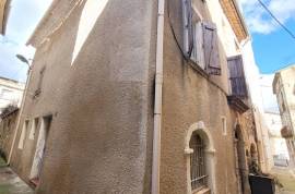 Charming Stone House With 68 M2 Of Living Space In The Heart Of The Village On A Quiet Street With A Small Terrace. Charming Stone House With 68 M2 Of Living Space In The Heart Of The Village On A Quiet Street With A Small Terrace.