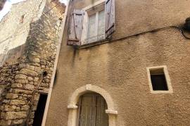 Charming Stone House With 68 M2 Of Living Space In The Heart Of The Village On A Quiet Street With A Small Terrace.