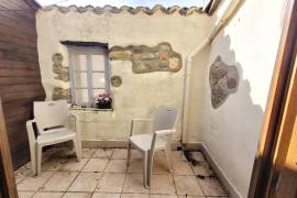 Charming Stone House With 68 M2 Of Living Space In The Heart Of The Village On A Quiet Street With A Small Terrace. Charming Stone House With 68 M2 Of Living Space In The Heart Of The Village On A Quiet Street With A Small Terrace.