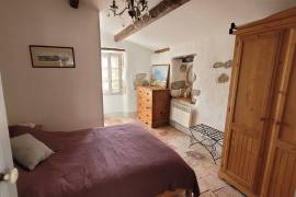 Charming Stone House With 68 M2 Of Living Space In The Heart Of The Village On A Quiet Street With A Small Terrace. Charming Stone House With 68 M2 Of Living Space In The Heart Of The Village On A Quiet Street With A Small Terrace.