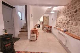 Charming Stone House With 68 M2 Of Living Space In The Heart Of The Village On A Quiet Street With A Small Terrace. Charming Stone House With 68 M2 Of Living Space In The Heart Of The Village On A Quiet Street With A Small Terrace.