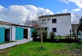 Pleasant Villa With 2 Separate Dwellings, Several Outbuildings And Garage On A 1017 M2 Plot With Lovely Views.