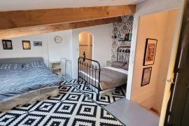 Charming Furnished Village House With 73 M2 Of Living Space In The Heart Of The Village, 10 Minutes From Pezenas. Charming Furnished Village House With 73 M2 Of Living Space In The Heart Of The Village, 10 Minutes From Pezenas.