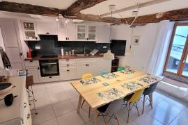 Charming Furnished Village House With 73 M2 Of Living Space In The Heart Of The Village, 10 Minutes From Pezenas. Charming Furnished Village House With 73 M2 Of Living Space In The Heart Of The Village, 10 Minutes From Pezenas.