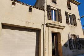 Spacious Winegrower's House With 235 M2 Of Living Space, 180 M2 Garage And 40 M2 South-Facing Terrace.