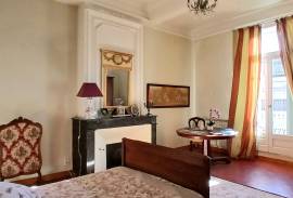 Impressive Maison De Maitre Offering 7 Bedrooms, 4 Bathrooms, A Garage, 2 Courtyards And A Garden With Swimming Pool. Rare Impressive Maison De Maitre Offering 7 Bedrooms, 4 Bathrooms, A Garage, 2 Courtyards And A Garden With Swimming Pool. Rare