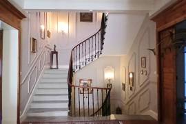 Impressive Maison De Maitre Offering 7 Bedrooms, 4 Bathrooms, A Garage, 2 Courtyards And A Garden With Swimming Pool. Rare Impressive Maison De Maitre Offering 7 Bedrooms, 4 Bathrooms, A Garage, 2 Courtyards And A Garden With Swimming Pool. Rare