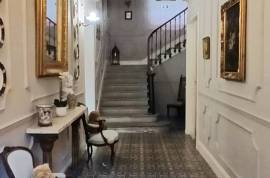 Impressive Maison De Maitre Offering 7 Bedrooms, 4 Bathrooms, A Garage, 2 Courtyards And A Garden With Swimming Pool. Rare Impressive Maison De Maitre Offering 7 Bedrooms, 4 Bathrooms, A Garage, 2 Courtyards And A Garden With Swimming Pool. Rare