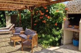 Impressive Maison De Maitre Offering 7 Bedrooms, 4 Bathrooms, A Garage, 2 Courtyards And A Garden With Swimming Pool. Rare Impressive Maison De Maitre Offering 7 Bedrooms, 4 Bathrooms, A Garage, 2 Courtyards And A Garden With Swimming Pool. Rare