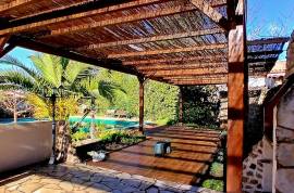 Impressive Maison De Maitre Offering 7 Bedrooms, 4 Bathrooms, A Garage, 2 Courtyards And A Garden With Swimming Pool. Rare Impressive Maison De Maitre Offering 7 Bedrooms, 4 Bathrooms, A Garage, 2 Courtyards And A Garden With Swimming Pool. Rare