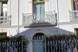 Impressive Maison De Maitre Offering 7 Bedrooms, 4 Bathrooms, A Garage, 2 Courtyards And A Garden With Swimming Pool. Rare Impressive Maison De Maitre Offering 7 Bedrooms, 4 Bathrooms, A Garage, 2 Courtyards And A Garden With Swimming Pool. Rare