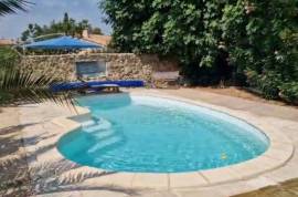 Impressive Maison De Maitre Offering 7 Bedrooms, 4 Bathrooms, A Garage, 2 Courtyards And A Garden With Swimming Pool. Rare Impressive Maison De Maitre Offering 7 Bedrooms, 4 Bathrooms, A Garage, 2 Courtyards And A Garden With Swimming Pool. Rare