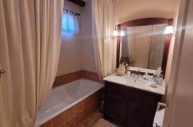 Exceptional Furnished Character House With 300 M2 Of Living Space On The Canal Du Midi.