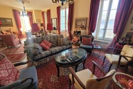 Exceptional Furnished Character House With 300 M2 Of Living Space On The Canal Du Midi.