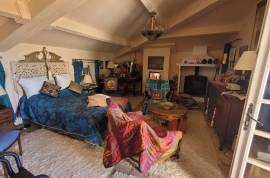 Exceptional Furnished Character House With 300 M2 Of Living Space On The Canal Du Midi.