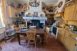 Exceptional Furnished Character House With 300 M2 Of Living Space On The Canal Du Midi.