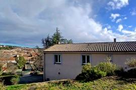 Charming Villa With 180 M2 Of Living Space Offering A Main House And An Independent Gite On A Landscaped Plot Of 2360 M2 With Beautiful Views.