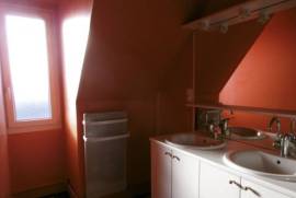 Third Floor Apartment in Town Third Floor Apartment in Town