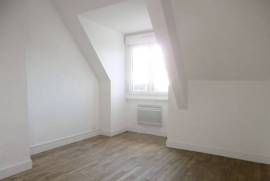 Third Floor Apartment in Town Third Floor Apartment in Town