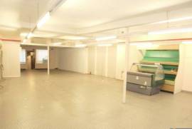 Business Premises with Apartment Above