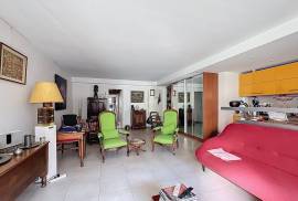 Paris Apartment with Private Garden Paris Apartment with Private Garden
