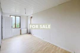 Detached House with Landscaped Garden